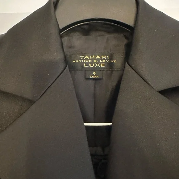 Tahari Arthur Levine Black satin and lace suite Size 4 - Picture 5 of 6